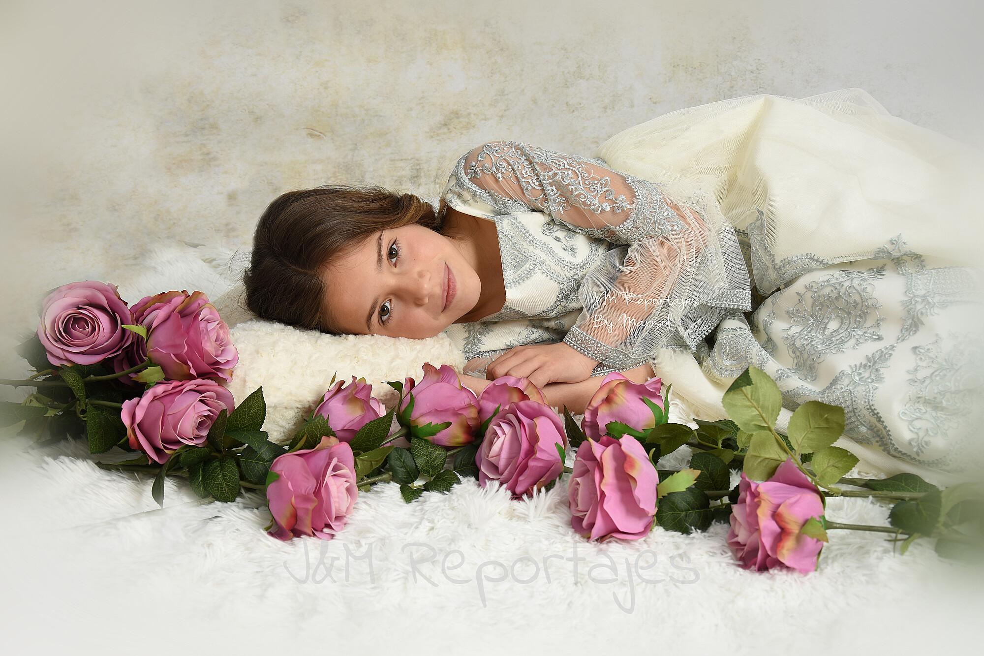 Marysol-fotografa-comunion-zaragoza-vestido-niña-reportaje-estudio 000